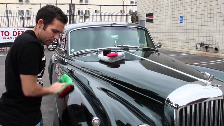 How to Wax a Car by hand