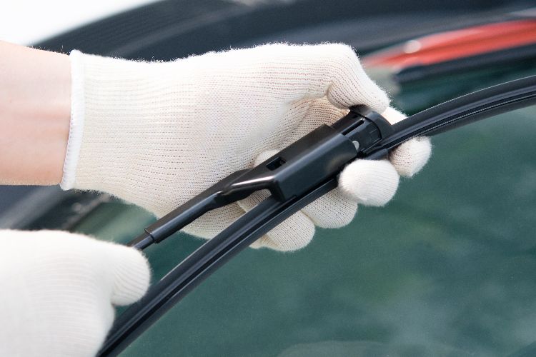 How to Remove Wiper Blades